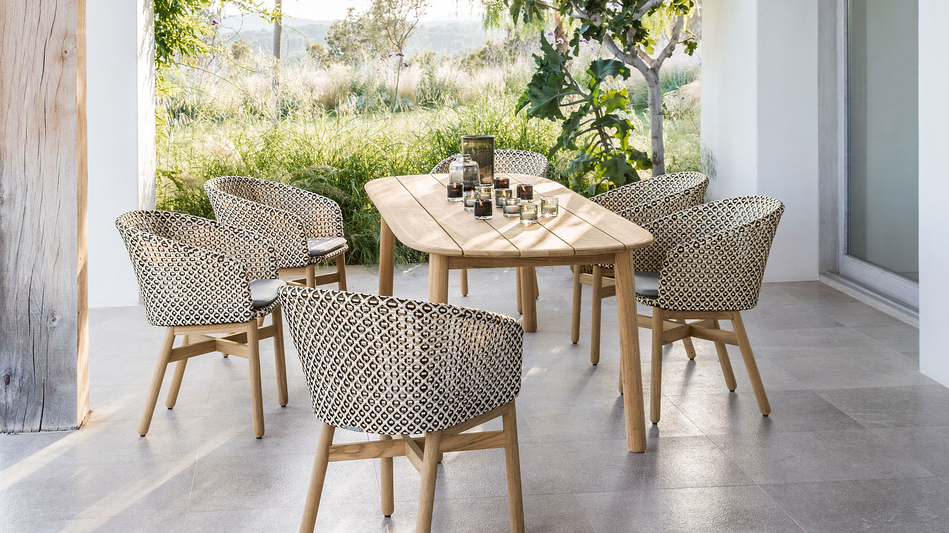 Für einen gemütlichen Sommer DEDON Outdoor Möbel bei Grünbeck Möbel & Design Guide